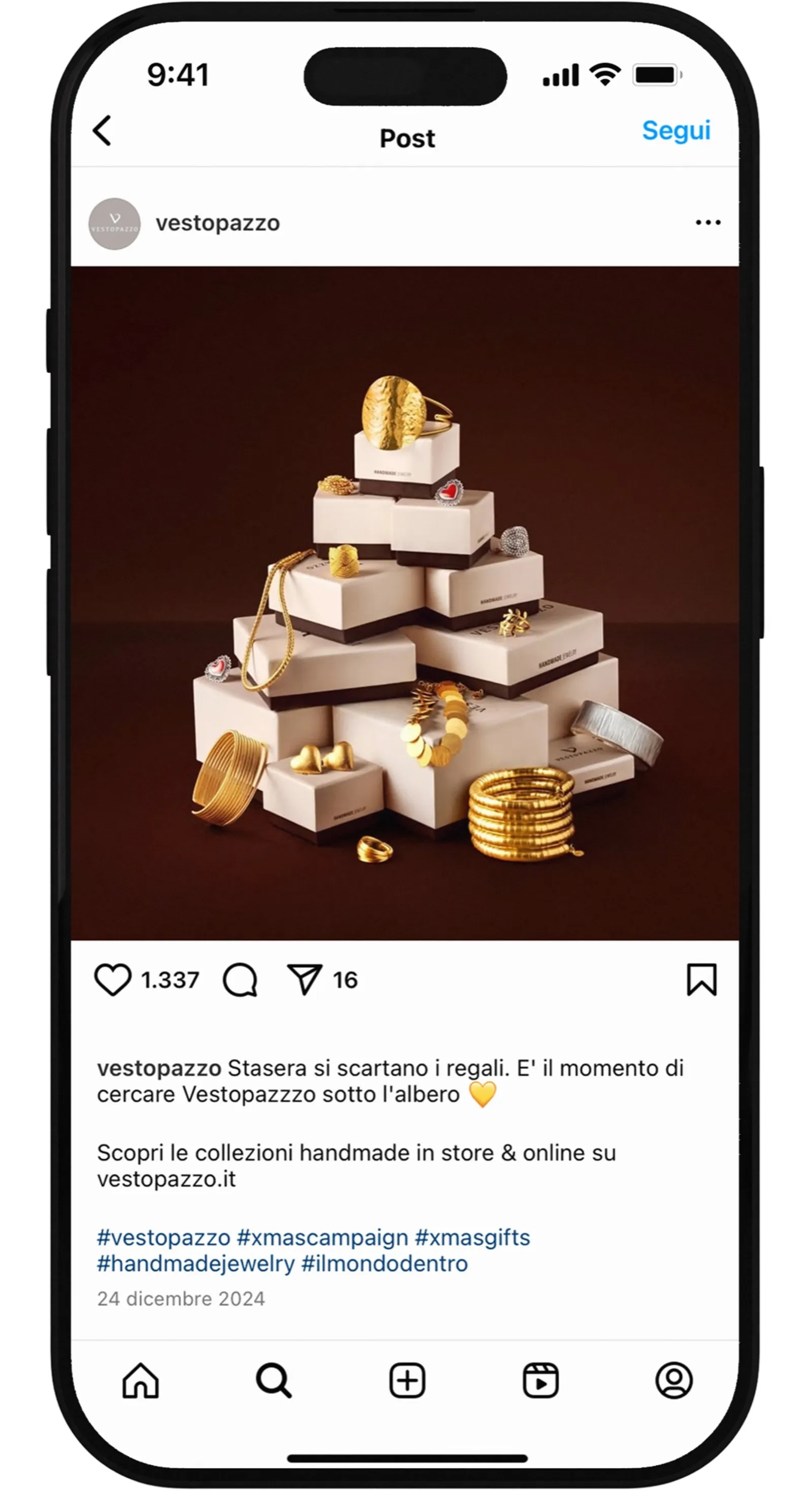 Vestopazzo Instagram post: pyramid of gift boxes and jewellery styled as a Christmas tree